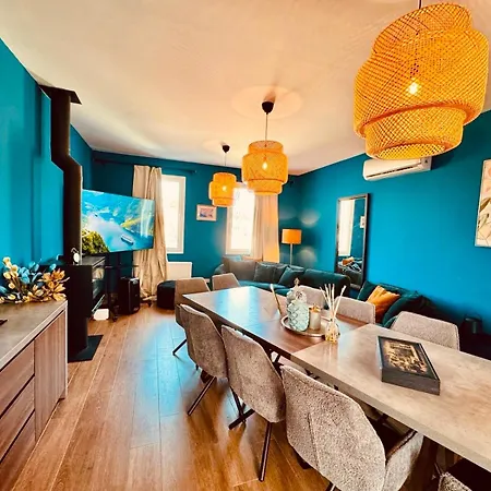 The Blue House 라르나카