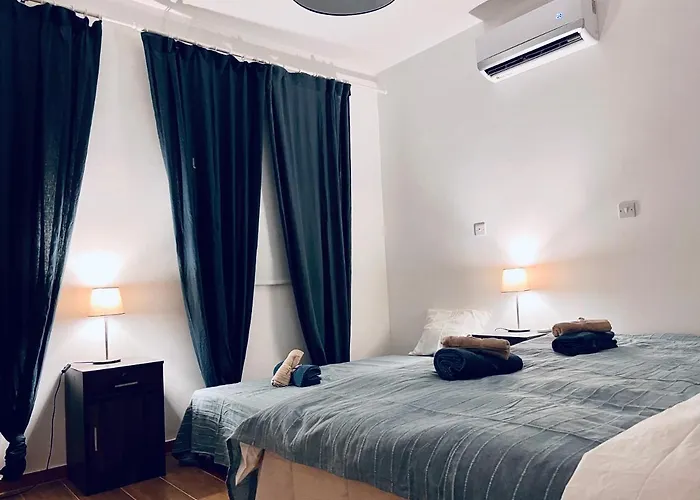 The Blue House לרנקה