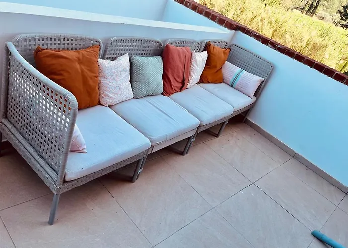 The Blue House לרנקה