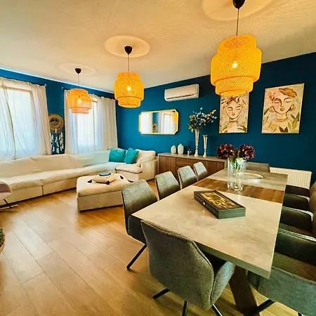 Вилла The Blue House