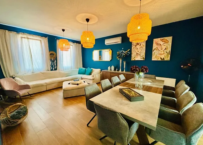 Вилла The Blue House